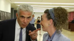 "אלופת העולם": כשלפיד התפרץ לריאיון של סילמן בחדשות 13 • צפו