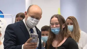 מסיבת חיסון: הכירו את הכיתה שרה"מ קרא לה בווטסאפ להתחסן