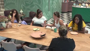 טיימליין האח הגדול - היום ה-2: הדיירים בבית התלוי מתחלפים