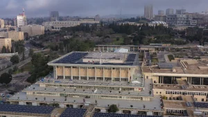 אירה דולפין יצאה לבדוק את החוש האופנתי של הפוליטיקאים בכנסת