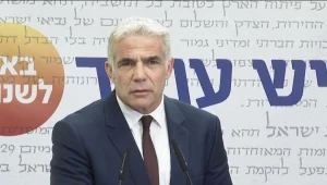 לפיד על החוק הפולני: "לא נתפשר על שום פסיק בזיכרון השואה"