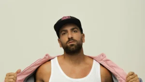 השיר "ילד מטריה" מקבל גרסה אופטימית: "כבר לא בולע ת'לשון"