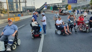 איילון נחסם בעקבות מחאת הנכים: "לא נוותר על שקל אחד"