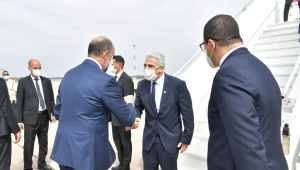 ביקור היסטורי: לפיד נחת במרוקו - יחנוך את נציגות ישראל ברבאט