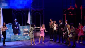 לא רק בלונדינית: הסרט ששבר קופות הופך למחזמר ישראלי