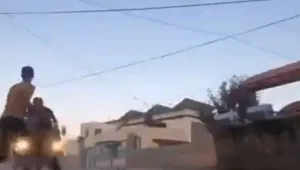 בקבוקי תבערה יודו לעבר רכב צבאי - הלוחמים חולצו כעבור שעות