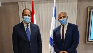 לפיד נפגש עם ראש המודיעין המצרי: דנו בהרחבת היחסים הכלכליים