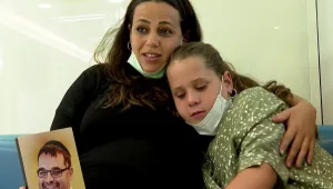 כחצי שנה לאחר שהאב מת מקורונה - משפחת אטיאס חובקת תינוק חדש
