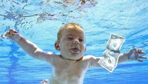 "התינוק" מעטיפת אלבום נירוונה תובע: "פורנוגרפיית ילדים"