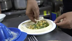 ההמלצות לחגים שבפתח - כתבנו קפץ לטעום את החומוס הטוב בנצרת