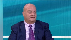 צעירה תובעת את המדינה כי גילתה שהייתה טעות בבדיקת אבהות