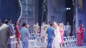 ההצגה חייבת להימשך: השחקנים חלו בקורונה - הבמאי עלה כשחקן