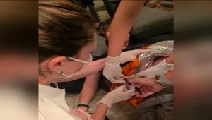 הבת לא הספיקה להגיע לחדר לידה - אמה יילדה אותה בסלון ביתה