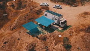 "צריכים לחיות כאן ועכשיו": הישראלים שלא גרים בין ארבע קירות