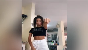 כוכבת טיקטוק בת ה-15 חושפת באומץ - מוטרדת מינית על בסיס יומי