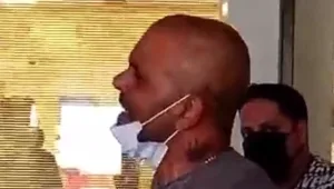 אייל גולן שר ליד מיטתו של סעידיאן: "יש לך שבט שלם". צפו