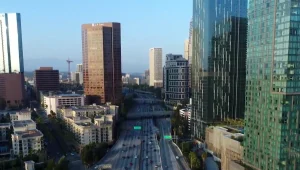 כרטיס טיסה ישירה לניו יורק ב-450$ - מה גרם לצניחה במחירים?