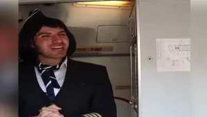 אם דיילות היו כנות: מה הן באמת חושבות על הנוסעים?