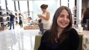 מאמן הכדורסל שקורא לתרום ריאות לבתו