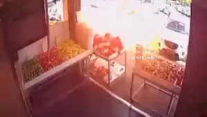 פיצוץ מטען החבלה שהוצמד לרכבו של עבריין מוכר באשדוד • תיעוד