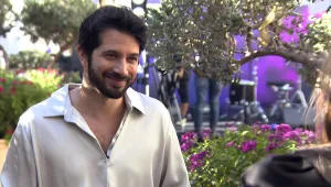 השיח על המיניות והקליפ בשמלה: רן דנקר ממשיך לשבור מוסכמות