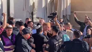 "לכי הביתה": עימות ברחבת הכותל ברקע תפילות ראש חודש • תיעוד