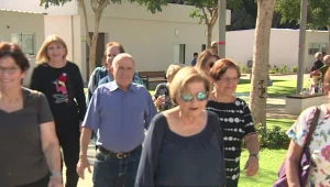 יוזמה של עיריית הרצליה: הסבים חוזרים ליום בשבוע לכיתת הנכדים