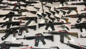 "העבריינים היו בהלם": הפושע הבכיר שהפך לסוכן והפליל 70 סוחרי נשק