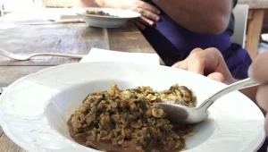 חומוס, שניצל, או פלאפל: מהו האוכל הכי ישראלי?