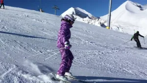 אתרי הסקי בעולם נפתחים - והישראלים מסתערים על הטיסות