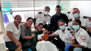 שירן כרעה ללדת בסלון ביתה - שכנתה המיילדת הצילה את המצב