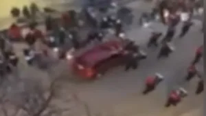 לפחות 5 הרוגים באירוע דריסה במצעד חג המולד בארה"ב • תיעוד