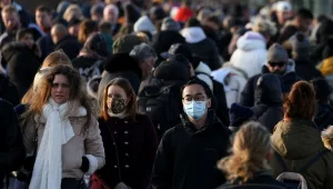 ברקע ההכנות לחג המולד: האומיקרון מתפשט בעולם