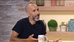 אברי על הבר עם הקומיקאי עידן מור על הפרידה מ"גדי וליצ'רסקי" והגידול בראשו
