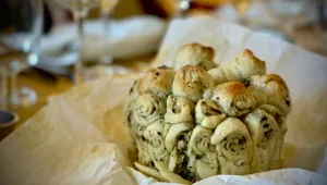 בבית, בחצר ובחדר פרטי: הארוחות הסודיות של השפים המפורסמים