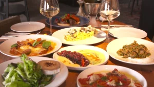 לא רק שווארמה בעיר התחתית: סיור באימפריה הקולינרית בחיפה