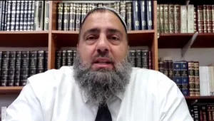 קטין מוכר ברווחה חולה סרטן גנב במבה ונעצר