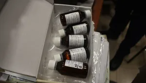 חשד: שלושה רוקחים מכרו תרופות פגות תוקף לחולי סרטן