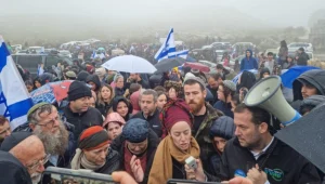 בתום השבעה על יהודה דימנטמן: יותר מ-15 אלף איש בצעדה לזירת הפיגוע בחומש