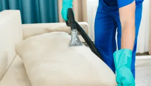 הספה שוב התלכלכה? הזמינו חברת ניקוי ספות בבית הלקוח