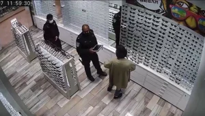 הסירה מסכה כדי למדוד משקפי שמש - וקיבלה דו"ח של 500 שקלים