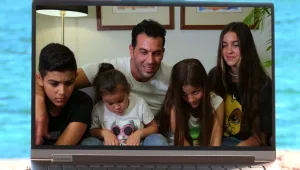 המשפחה של אודליה רצתה לשוחח איתה וכבר המתינה מבעד למסך - אבל ליהונתן ולייה היו תוכניות אחרות