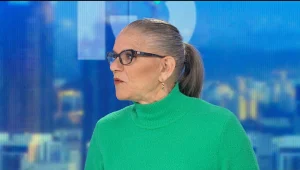 מיכל דליות מייעצת: איך עוזרים לילדים להתמודד עם הורה שנמצא שעות רבות בעבודה?