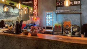 אווירה חלומית, תפריט עשיר וקוקטיילים טעימים: מסעדה חדשה בבאקה אל-גרביה