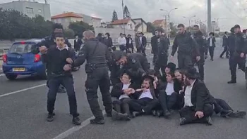 כביש 4 נחסם סמוך למחלף גהה עקב מחאת חרדים נגד חוק הגיוס • תיעוד