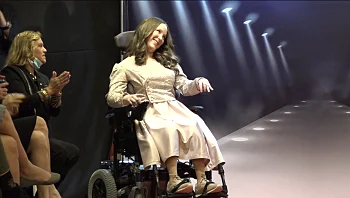 כבשו את המסלול: הצעירים והצעירות עם הצרכים המיוחדים שהפכו לדוגמנים ליום אחד