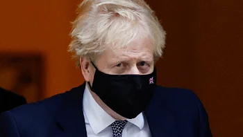 ביצע את המעשים במשך 7 שנים: חבר פרלמנט בריטי חשוד באונס