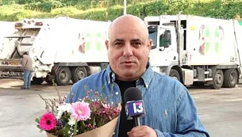 טבעת הזהב הושלכה לפח - אלן חיפש שעות בזבל ומצא אותה