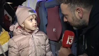 גבול אוקראינה-פולין: אזרחים מחכים במשך שעות כדי לעזוב את המדינה