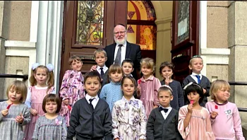 הרב והיתומים: אחרי שברחו מאודסה - היתומים היהודים התמקמו במקום מסתור בהרים